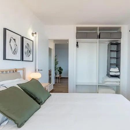 The Boat فوينخيرولا